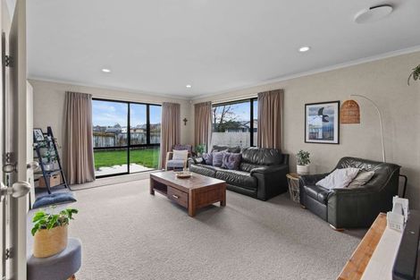 Photo of property in 2 Branigan Parade, Kelvin Grove, Palmerston North, 4414