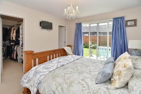 Photo of property in 221 Cavendish Road, Casebrook, Christchurch, 8051
