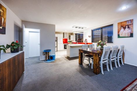 Photo of property in 22 Erceg Way, Rosehill, Papakura, 2113