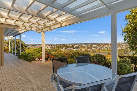 Photo of property in 24 Wairere Road, Bastia Hill, Whanganui, 4500