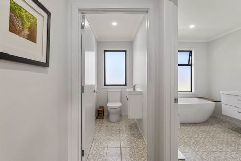 Photo of property in 6 Akatea Lane, Richmond Heights, Taupo, 3330