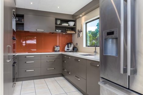 Photo of property in 4 Valley Road, Waiuku, 2123