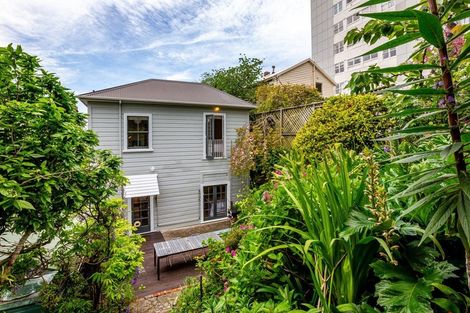 Photo of property in 12 Tinakori Road, Thorndon, Wellington, 6011