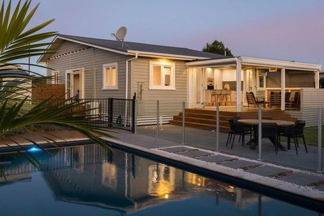 Photo of property in 12 Sandleigh Drive, Athenree, Waihi Beach, 3177