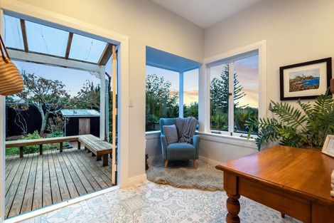 Photo of property in 12 Glade Place, Birkenhead, Auckland, 0626