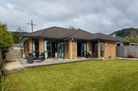 Photo of property in 72 Crampton Road, Reefton, 7830