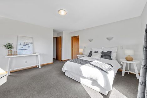 Photo of property in 33 Bryndwr Road, Fendalton, Christchurch, 8052