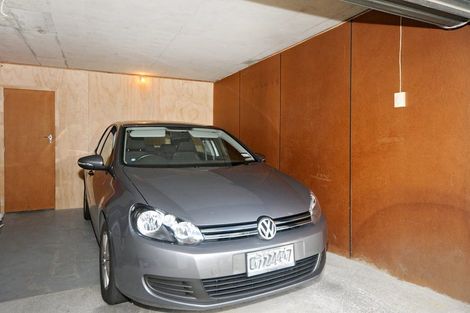 Photo of property in 2f9 Oriental Terrace, Mount Victoria, Wellington, 6011