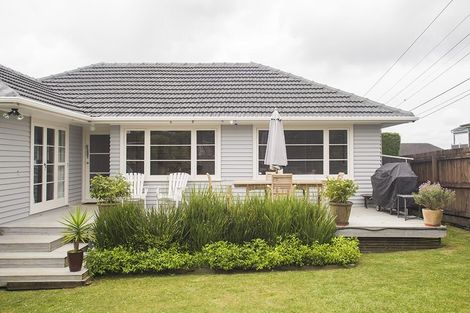 Photo of property in 33 Gilliam Street, New Lynn, Auckland, 0600
