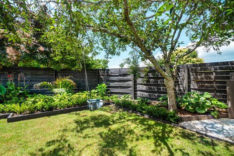 Photo of property in 732d Te Atatu Road, Te Atatu Peninsula, Auckland, 0610