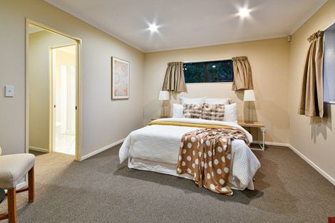 Photo of property in 28 Nicholas Gibbons Drive, Clendon Park, Auckland, 2103