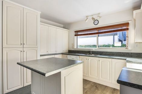 Photo of property in 102 Wairakei Road, Bryndwr, Christchurch, 8052