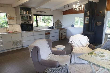 Photo of property in 15 Puriri Place, Tuateawa, Coromandel, 3583