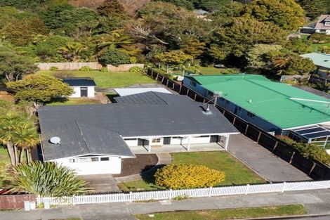 Photo of property in 17 Park Avenue, Waikanae, 5036
