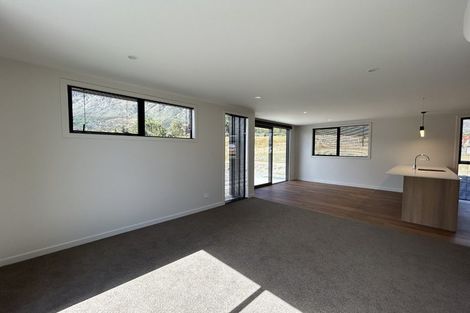Photo of property in 18 Rowe Drive, Jacks Point, 9371