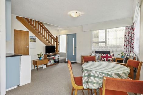 Photo of property in 115f2 Queens Drive, Lyall Bay, Wellington, 6022