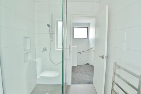 Photo of property in 28 Rakich Place, Henderson, Auckland, 0612