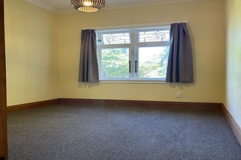 Photo of property in 100 Mortimer Terrace, Brooklyn, Wellington, 6021