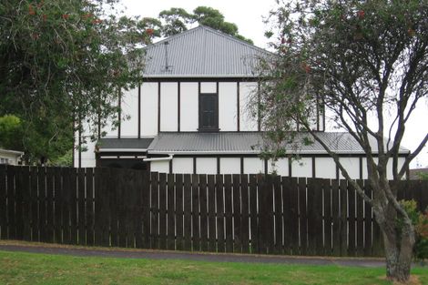 Photo of property in 2/9 Miro Street, New Lynn, Auckland, 0600