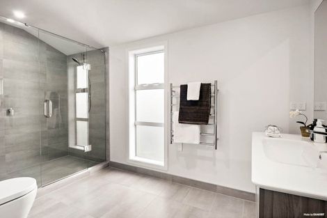 Photo of property in 26b Stottholm Road, Titirangi, Auckland, 0604