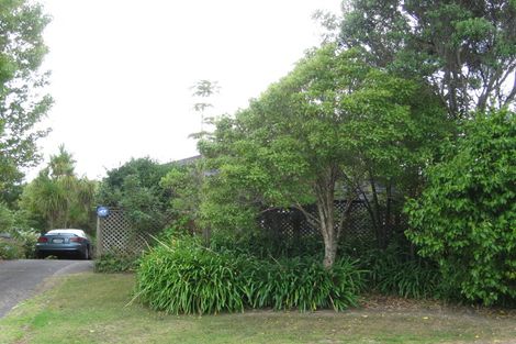 Photo of property in 2/71 Island Bay Road, Beach Haven, Auckland, 0626