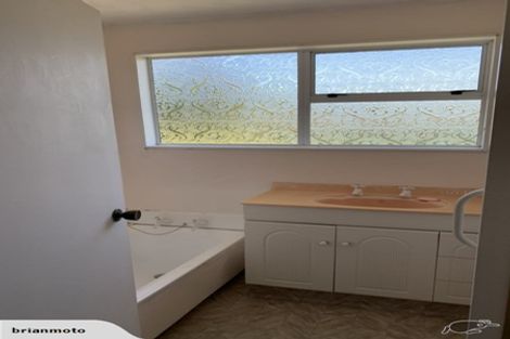 Photo of property in 44 Escort Grove, Awapuni, Palmerston North, 4412