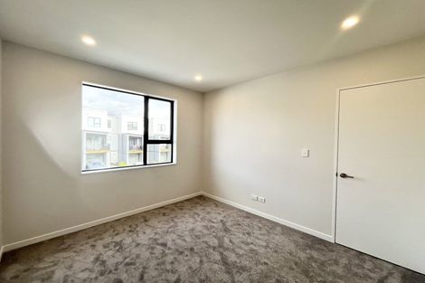 Photo of property in 3 Kuaha Road, Massey, Auckland, 0614
