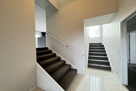 Photo of property in 61 Tamworth Crescent, Newlands, Wellington, 6037