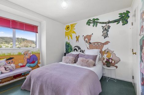 Photo of property in 16 Wagon Road, Stokes Valley, Lower Hutt, 5019