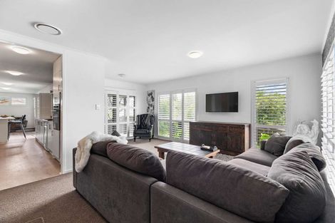 Photo of property in 41 Riverside Drive, Waiuku, 2123