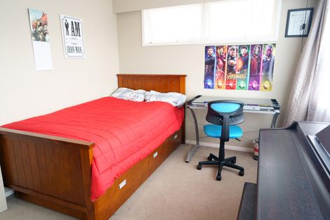 Photo of property in 4 D'urville Place, Kelvin Grove, Palmerston North, 4414