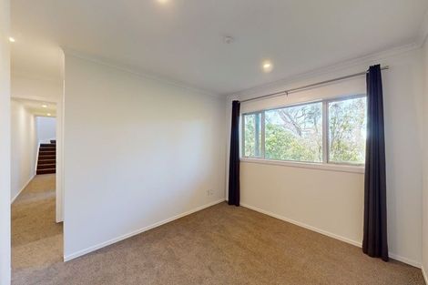 Photo of property in 3 Dunmail Way, Newlands, Wellington, 6037