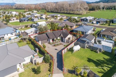 Photo of property in 9 Dotterel Place, Whitianga, 3510