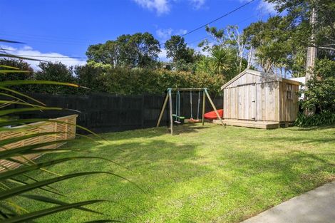Photo of property in 2/10 Braemar Road, Castor Bay, Auckland, 0620