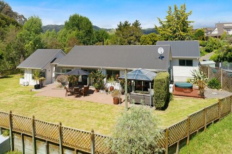 Photo of property in 19 Sea Poppy Way, Otaihanga, Paraparaumu, 5036