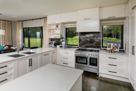 Photo of property in 1030 Peak Road, Helensville, 0875