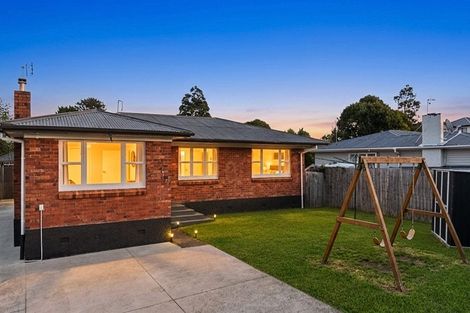 Photo of property in 19 Surrey Street, Manurewa, Auckland, 2102
