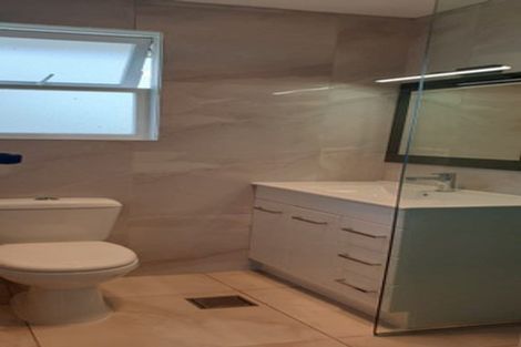 Photo of property in 2/24 Dale Crescent, Pakuranga, Auckland, 2010