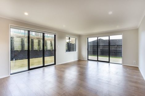 Photo of property in 12 Porokaiwhiri Avenue, Helensville, 0800