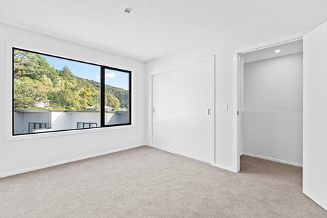 Photo of property in 6/4 Tawhai Street, Stokes Valley, Lower Hutt, 5019