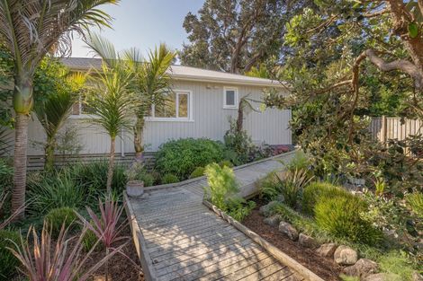 Photo of property in 18 Black Jack Road, Kuaotunu, Whitianga, 3592