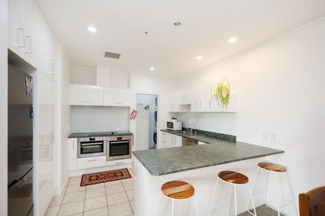 Photo of property in Maddison Apartments, 3/6c Queen Street, Palmerston North, 4410