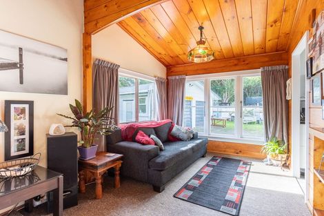Photo of property in 9 Patterson Grove, Waikanae, 5036