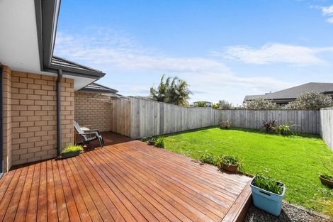 Photo of property in 13 Leebank Crescent, Riverhead, 0820