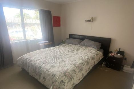 Photo of property in 2/42 Frank Evans Place, Henderson, Auckland, 0610
