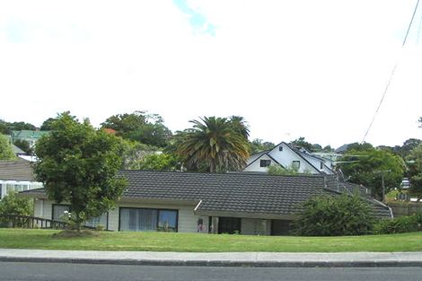 Photo of property in 1/176 Queen Street, Northcote Point, Auckland, 0627