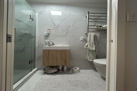 Photo of property in 26 Waimana Avenue, Northcote Point, Auckland, 0627