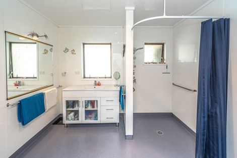 Photo of property in 18 Swinbourne Street, Waverley, 4510