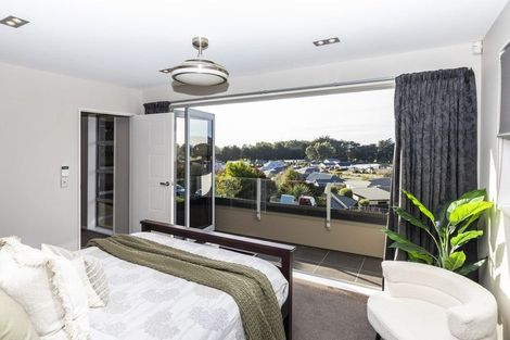 Photo of property in 20 Rushden Rise, Westmorland, Christchurch, 8025
