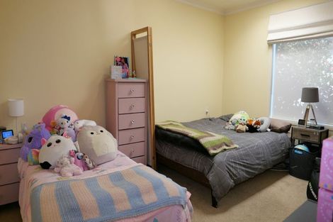 Photo of property in 8 Tui Crescent, Waikanae, 5036